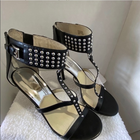 MICHAEL KORS STUDDED STILETTOS - Picture 11 of 11